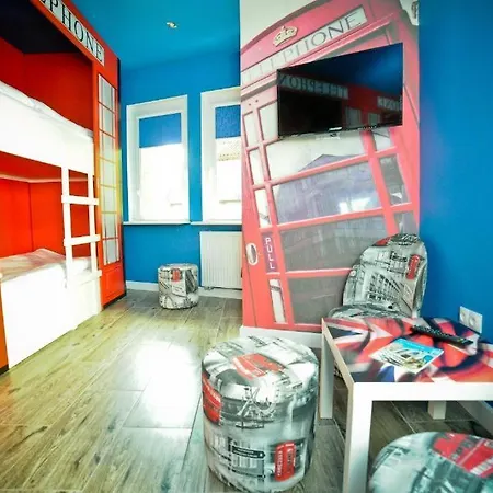 Hostel World - Old Town *