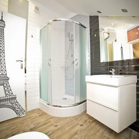 World - Old Town Hostel *