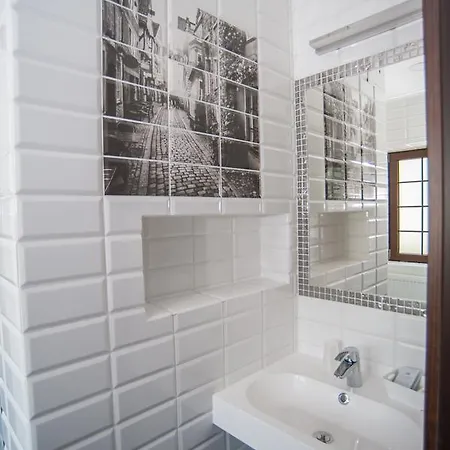 World - Old Town Hostel