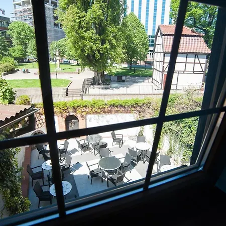 Hostel World - Old Town *