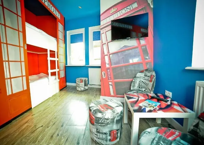 Hostel World - Old Town *